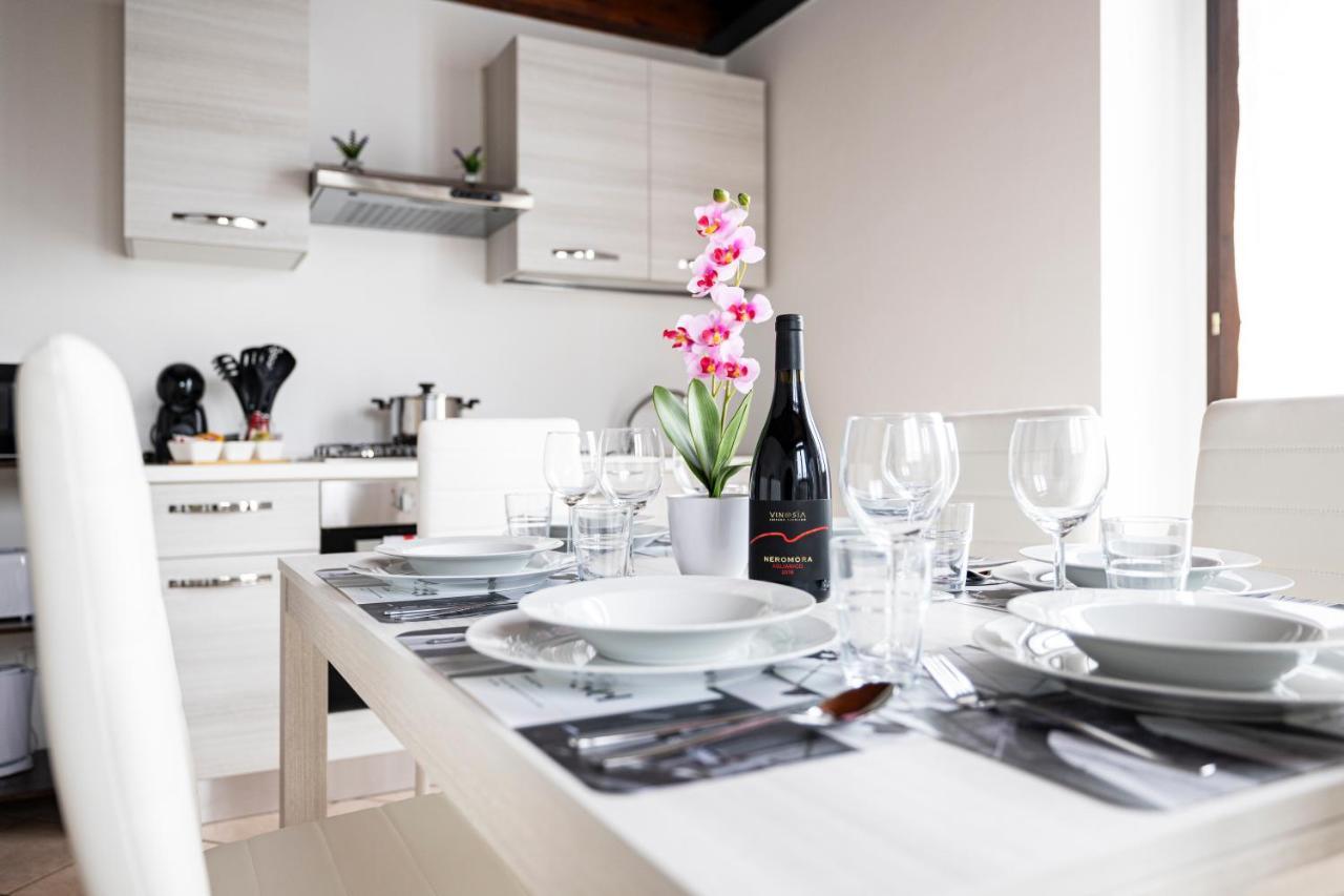 10' Da Malpensa & 1' Dalla Stazione TreniShuttle Apartment Somma Lombardo Bagian luar foto