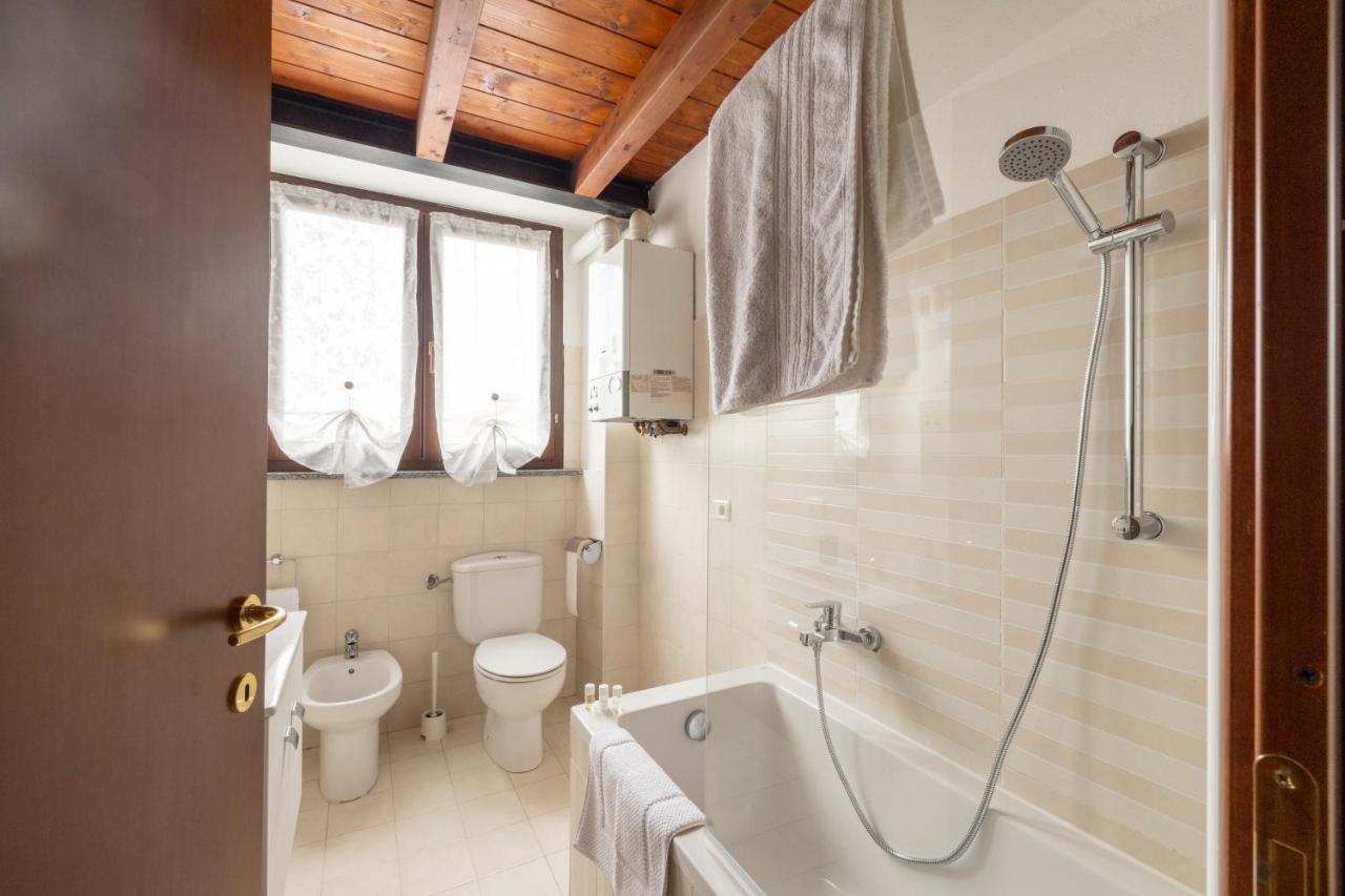 10' Da Malpensa & 1' Dalla Stazione TreniShuttle Apartment Somma Lombardo Bagian luar foto