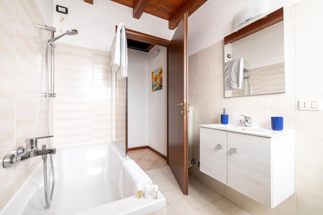 10' Da Malpensa & 1' Dalla Stazione TreniShuttle Apartment Somma Lombardo Bagian luar foto