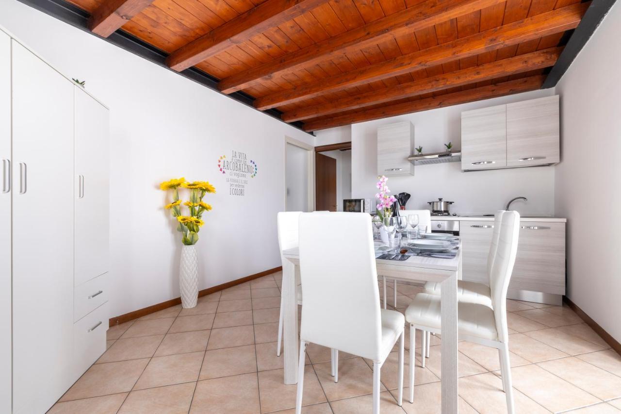 10' Da Malpensa & 1' Dalla Stazione TreniShuttle Apartment Somma Lombardo Bagian luar foto